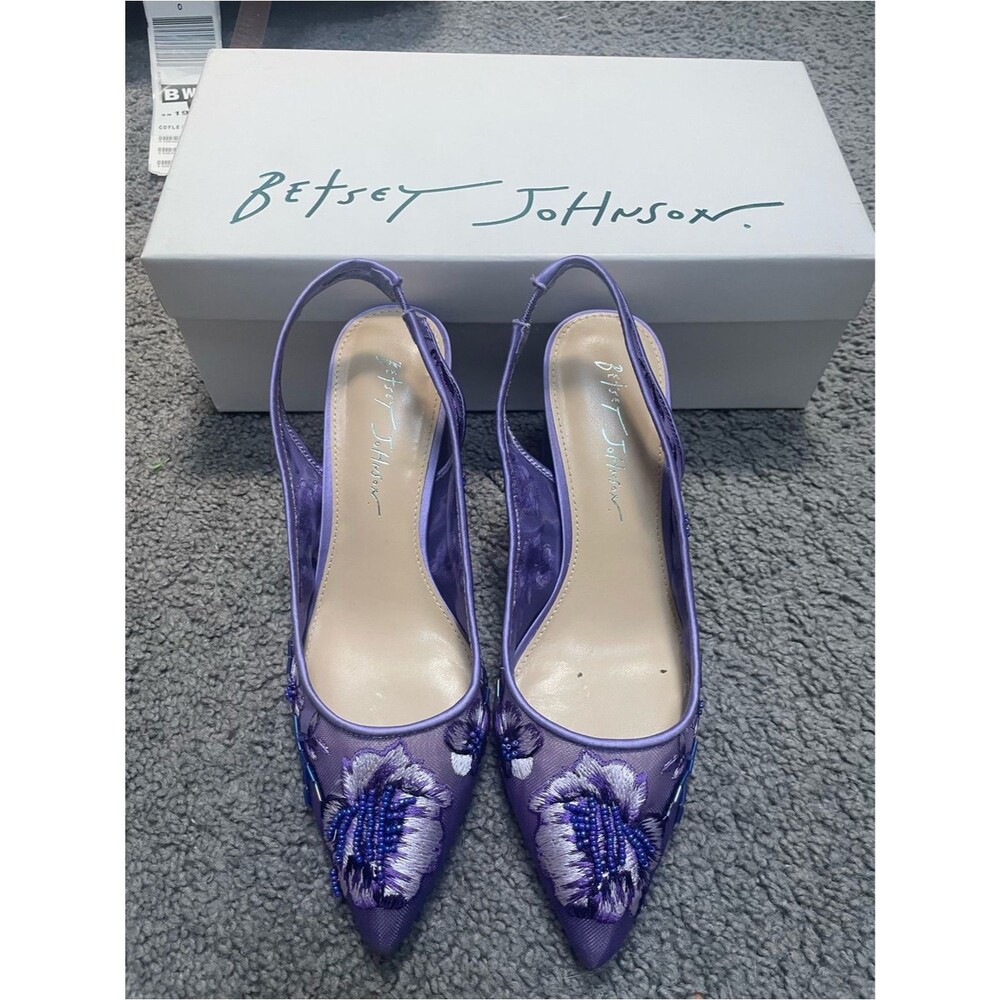 Betsey Johnson Page Pump in Lavender -  Embroidered Slingback Heels - Size 7.5